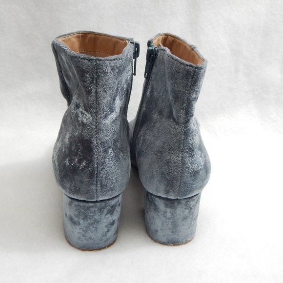 Steve Madden Womens Blue Faux Suede Heel Booties Size 7.5M - Picture 3 of 8